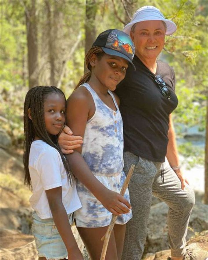 
Charlize Theron’s Daughters ‘Hate’ When She Changes Her Hair: ‘They Think I’m So Uncool’ 