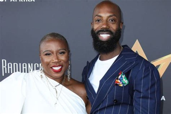 
Is Aisha Hinds Gay? American Actress’s Sexual Orientation is a Mystery! 