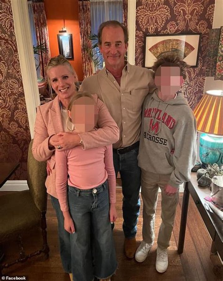 
Is Kristin Stanford Married? Her Bio, Age, Husband and Kids 