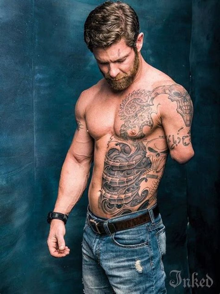 
Is Noah Galloway Married? His Bio, Age, Wife and Net worth 