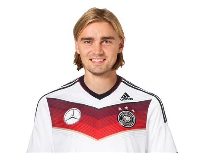 
Marcel Schmelzer Height, Weight, Net Worth, Age, Birthday, Wikipedia, Who, Nationality, Biography 