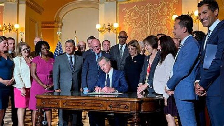 
Meek Mill, E-40, YG Joins Gov. Gavin Newsom Signing Calif. Rap Lyrics Bill 