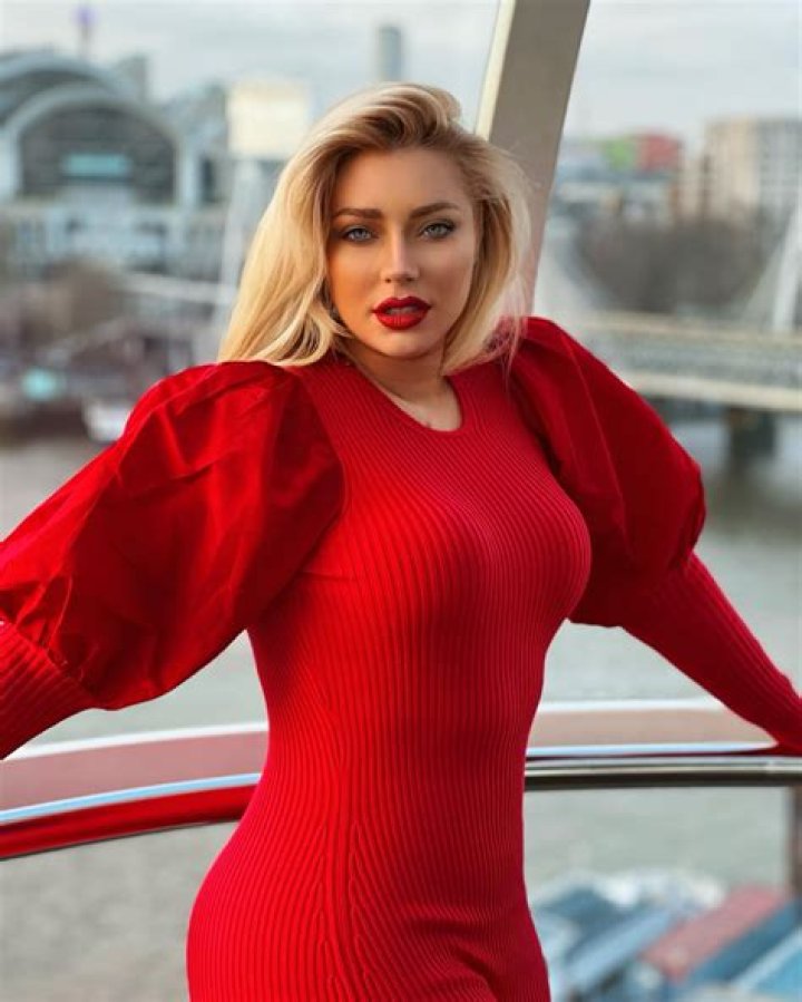 
Model Roz Height, Weight, Net Worth, Age, Birthday, Wikipedia, Who, Nationality, Biography 