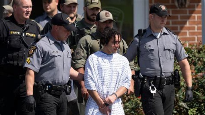 
What did Arturo Dominguez do? Osceola County deputy arrested after aiding suspect 
