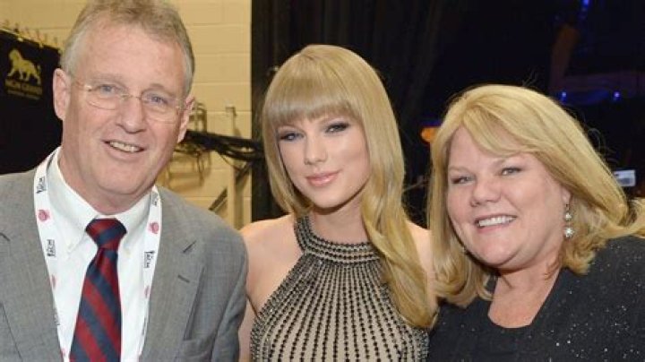 
Who are Taylor Hawkinss Parents? Taylor Hawkins Biography, Parents Name, Nationality and More 