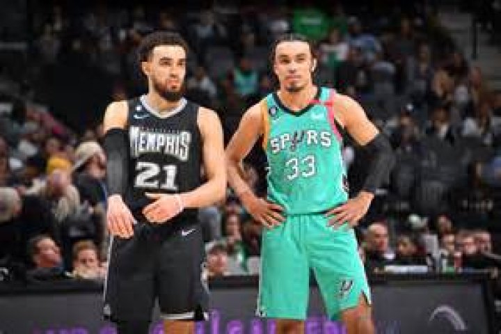 
Who Is Tyus Jones Brother? Personal Details To Know About Reggie Bunch 