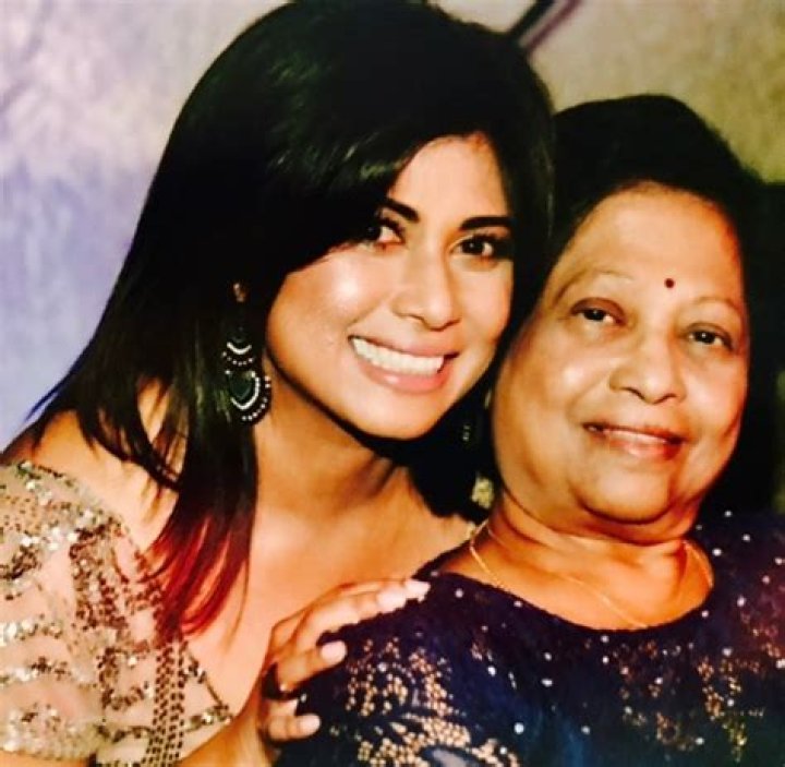 
Why Did Indira Naidoo Sister Manika Naidoo Suicide? Naidoo Sister’s And Married Life 