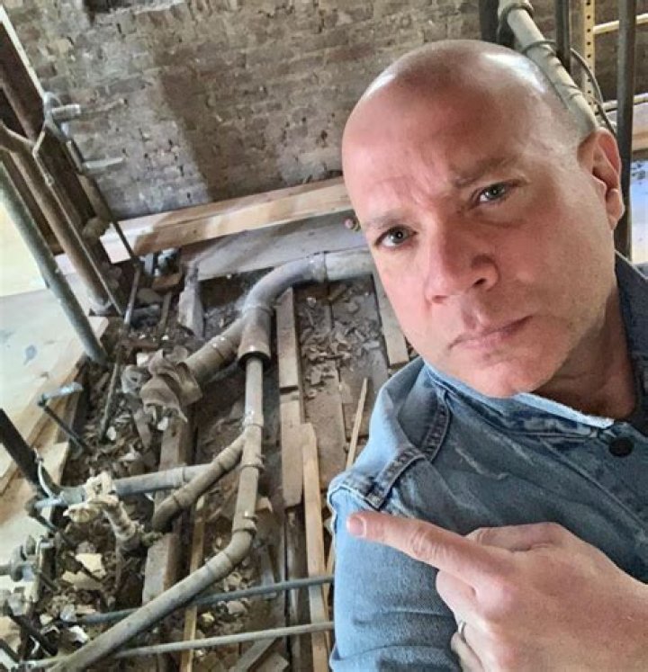 
Why Do People Think Eric From ‘Love It or List It’ Is Dead? 