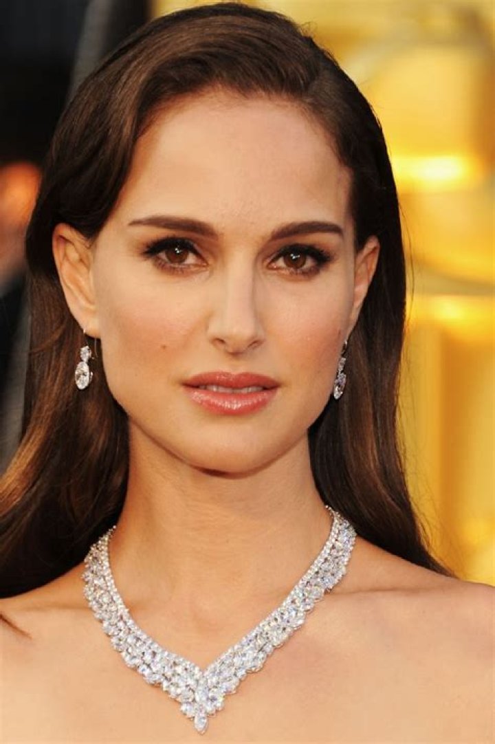 
ximenaval01 Height, Weight, Net Worth, Age, Birthday, Wikipedia, Who, Nationality, Biography 